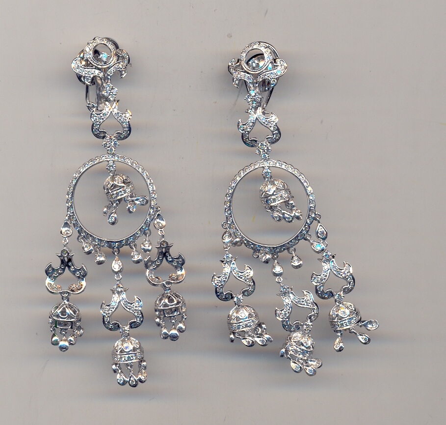 DIAMOND EARHANGING