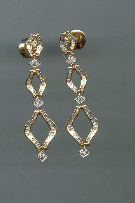 DIAMOND EARHANGING EXCLUSIVE