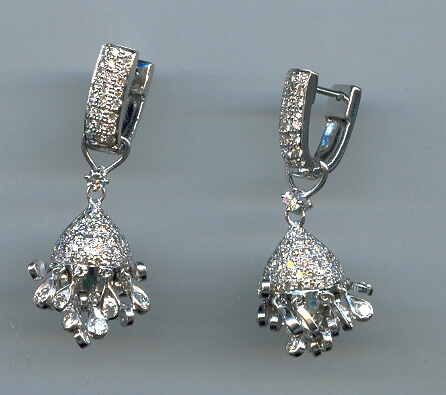 DIAMOND EARHANGING EXCLUSIVE