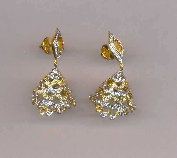 DIAMOND EARHANGING FANCY