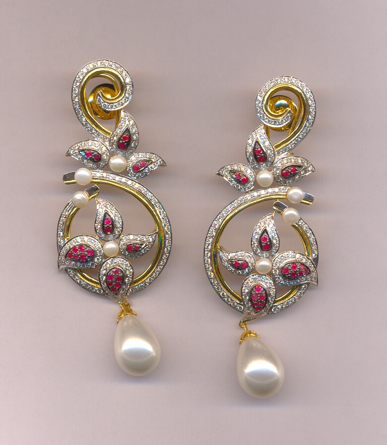 DIAMOND EARHANGING FANCY