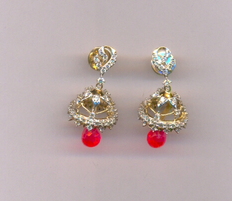 DIAMOND EARHANGING FANCY