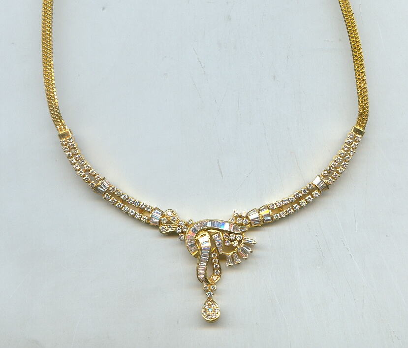 DIAMOND NECKLACE EXCLUSIVE
