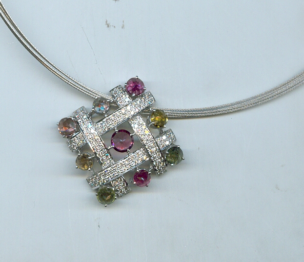 DIAMOND NECKLACE FANCY
