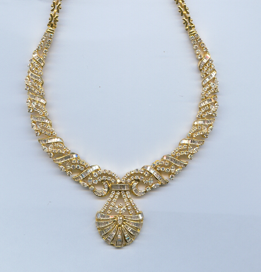 DIAMOND NECKLACE FANCY
