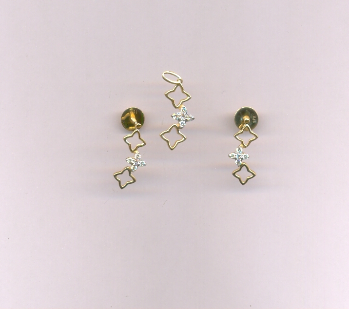 DIAMOND HALF SET PENDENT