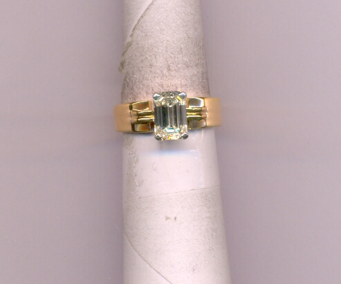 DIAMOND RING
