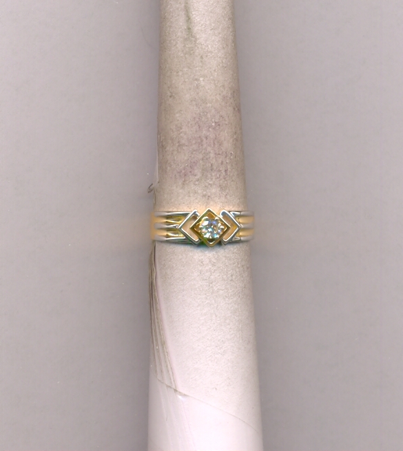 DIAMOND RING
