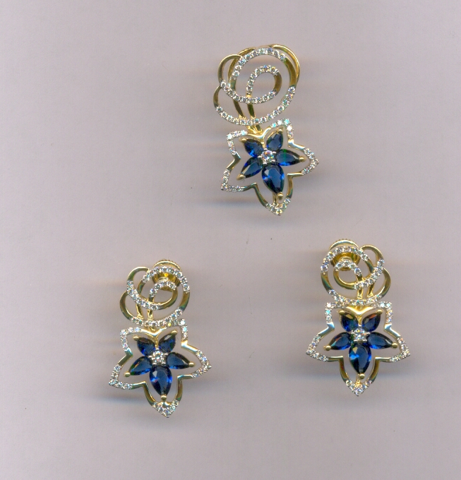 DIAMOND HALF SET PENDENT