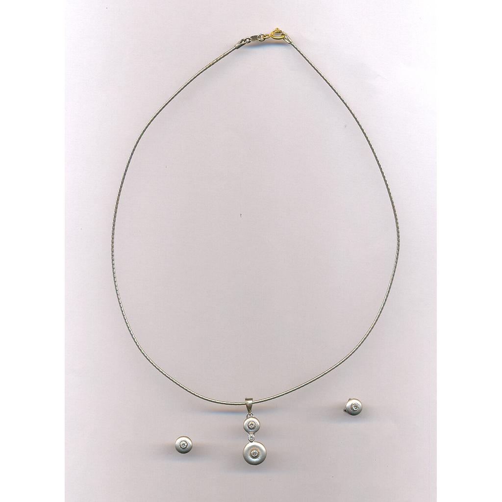 DIAMOND HALF SET PENDENT