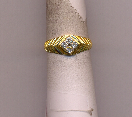 DIAMOND RING