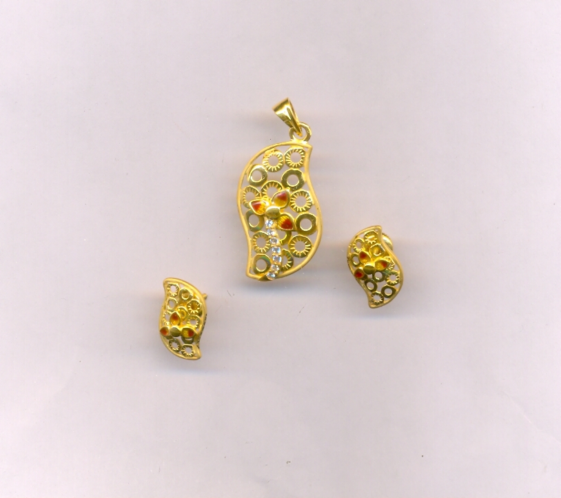 GOLD HALF SET PENDENT CASTING