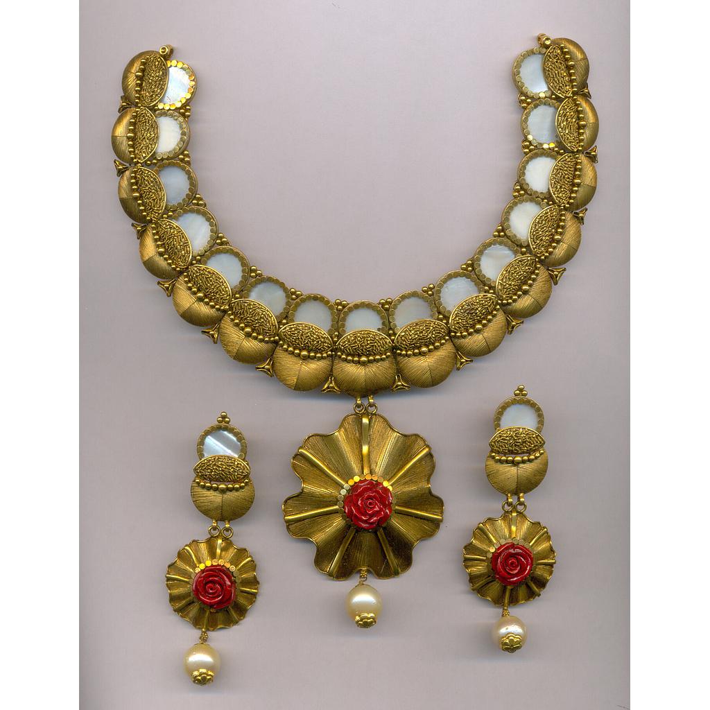 GOLD SET ROUND ANTIQUE