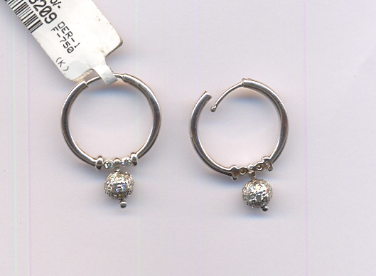 DIAMOND EARRING