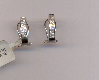 DIAMOND EARRING