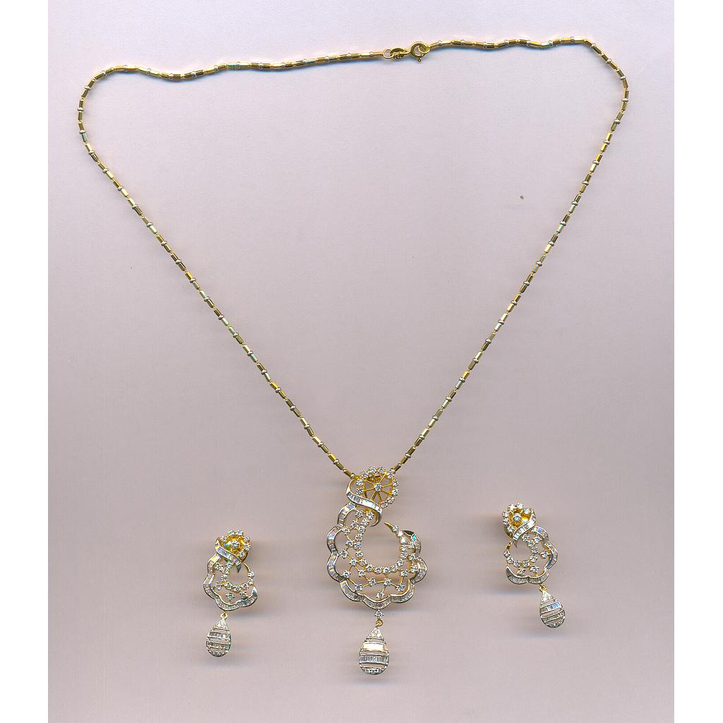 DIAMOND HALF SET PENDENT