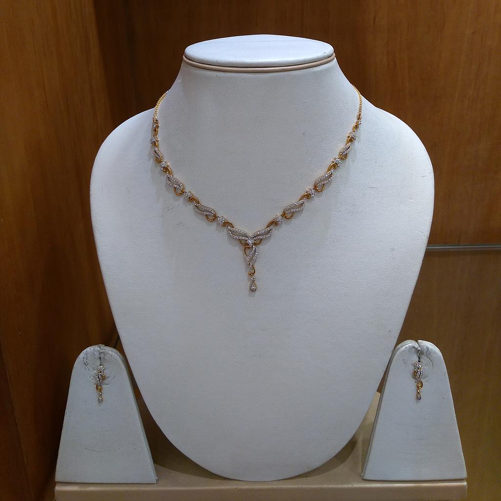 DIAMOND HALF SET ROUND