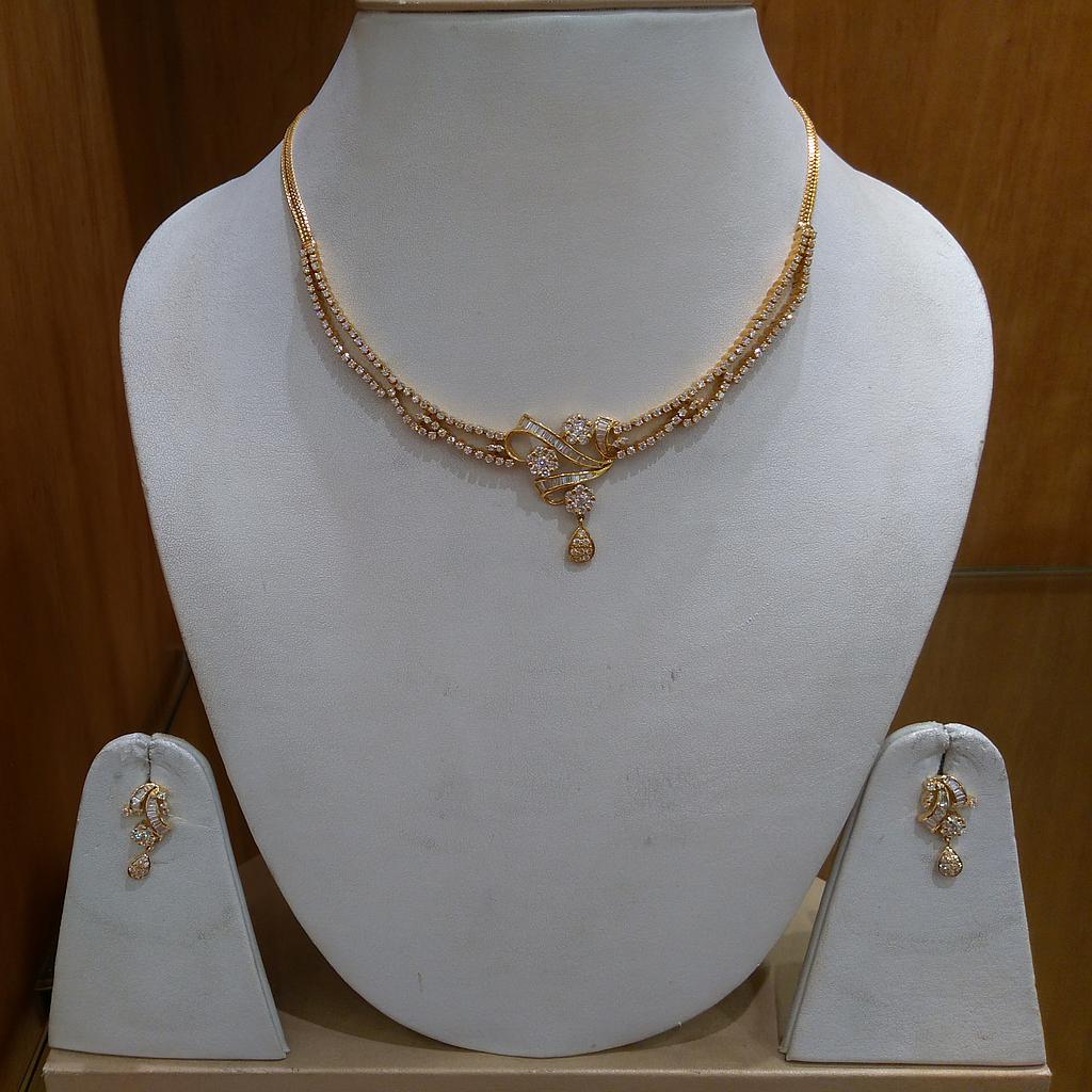 DIAMOND HALF SET ROUND