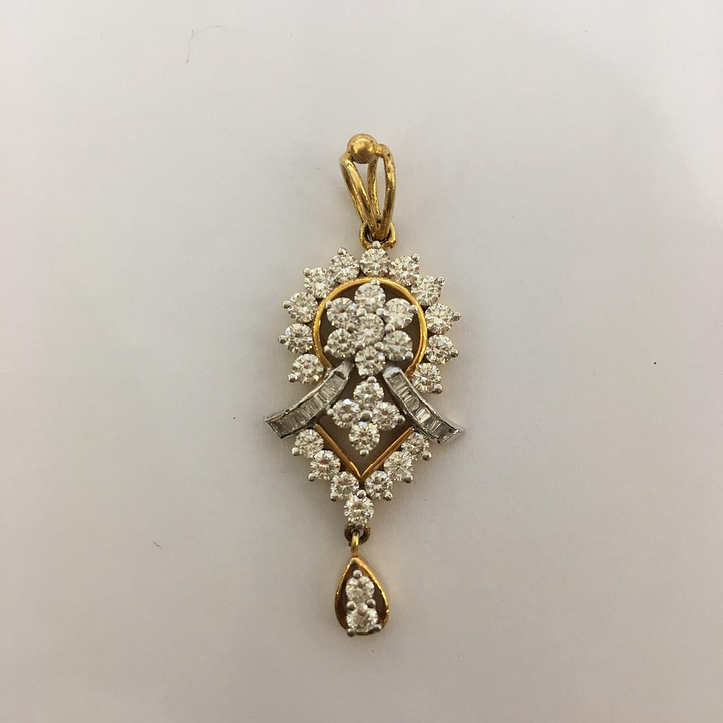 DIAMOND PENDENT