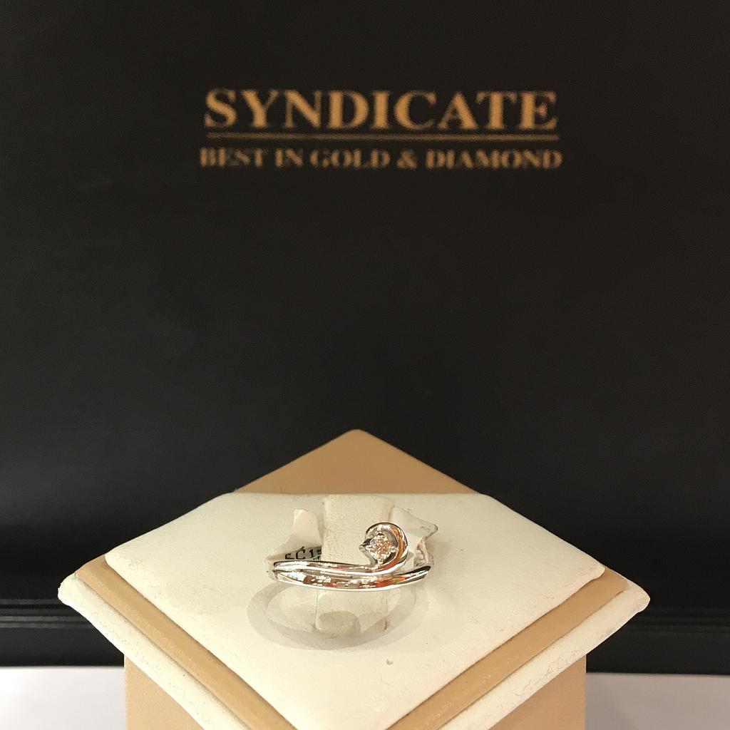 DIAMOND RING