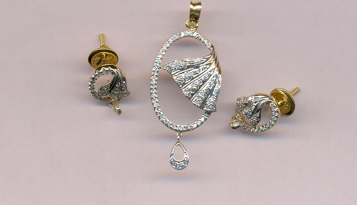 DIAMOND SET PENDENT DESIGNER
