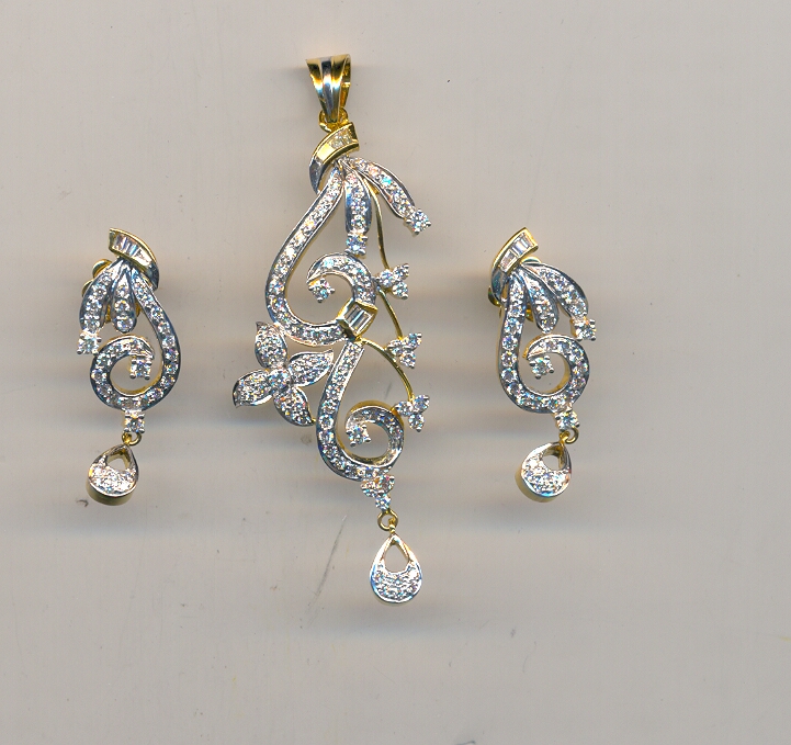 DIAMOND SET PENDENT DESIGNER