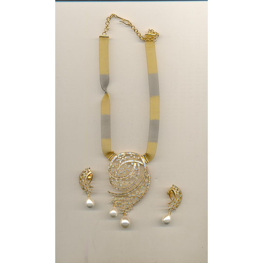 DIAMOND SET PENDENT EXCLUSIVE