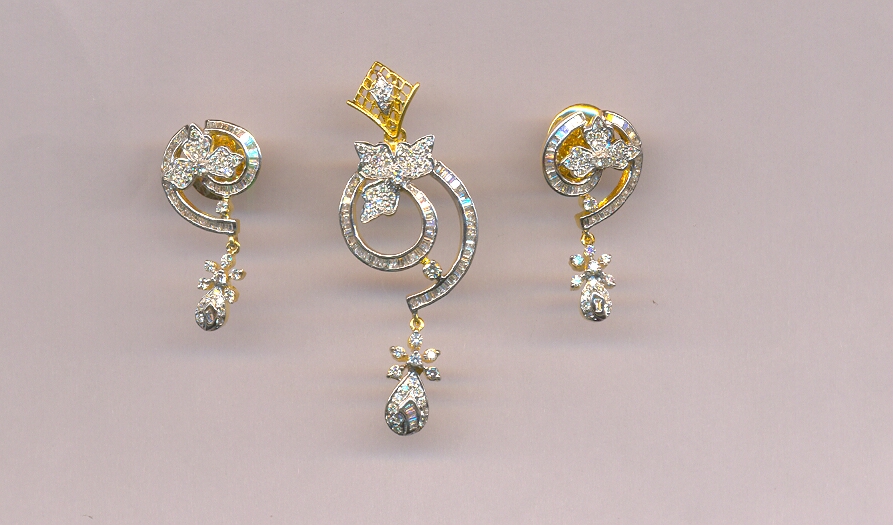 DIAMOND SET PENDENT FANCY