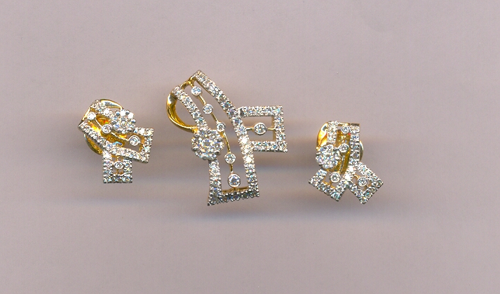DIAMOND SET PENDENT FANCY