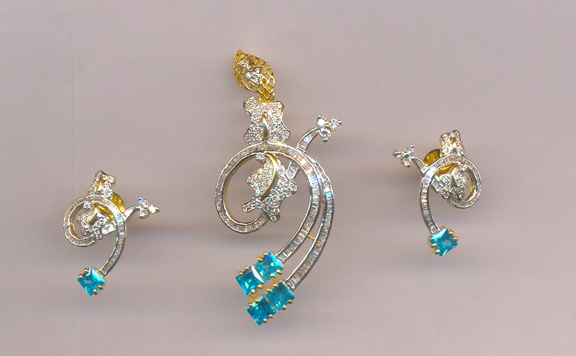 DIAMOND SET PENDENT FANCY