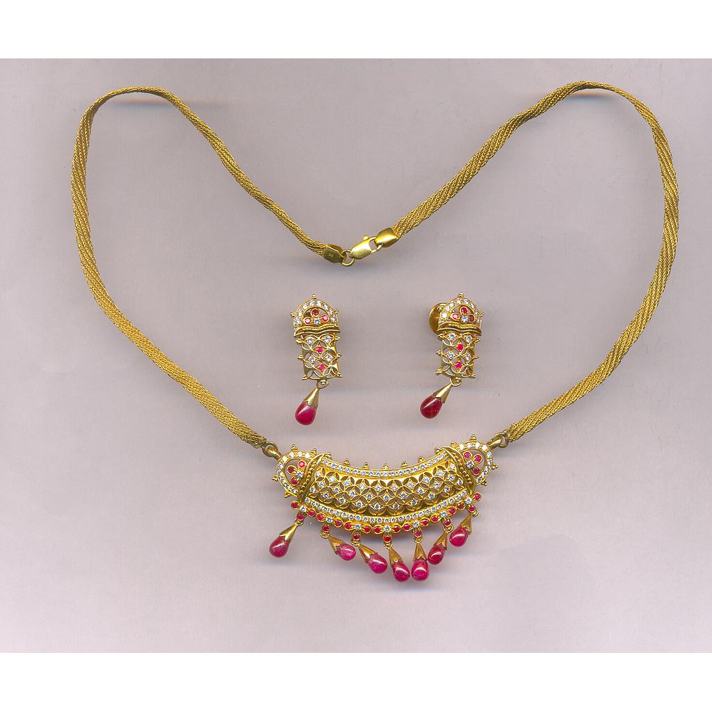 DIAMOND SET PENDENT FANCY