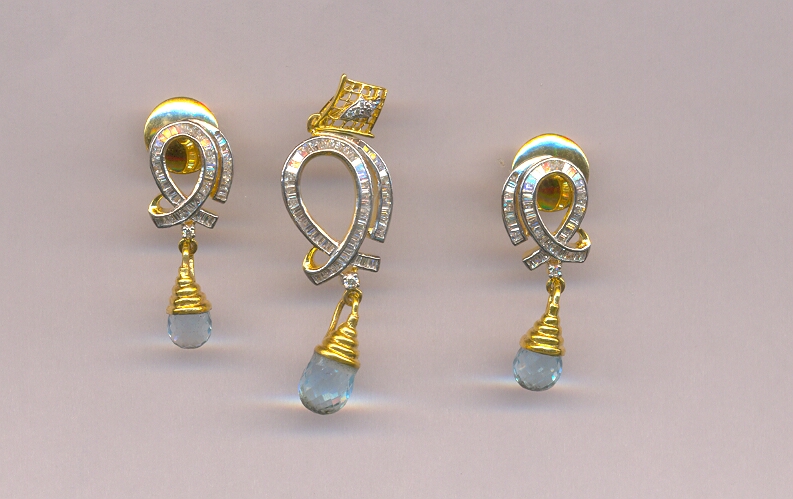 DIAMOND SET PENDENT FANCY
