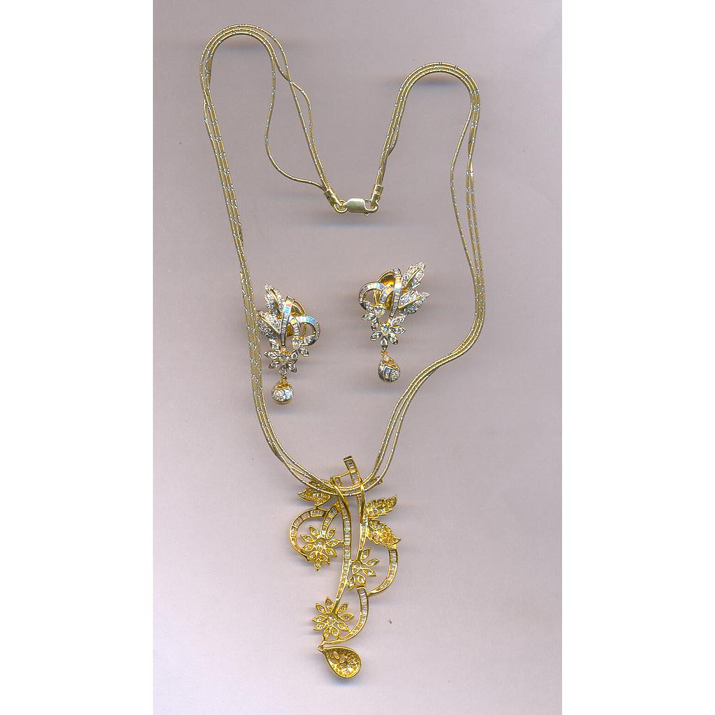 DIAMOND SET PENDENT FANCY