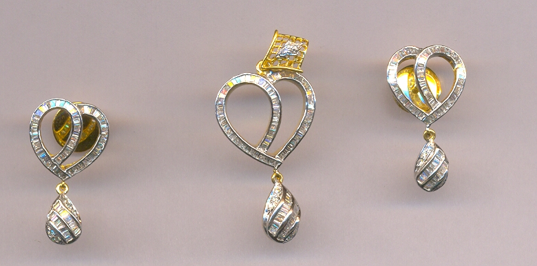 DIAMOND SET PENDENT FANCY