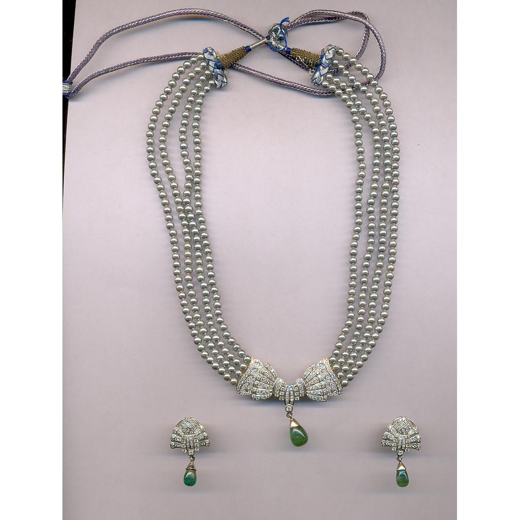DIAMOND SET PENDENT GENERAL