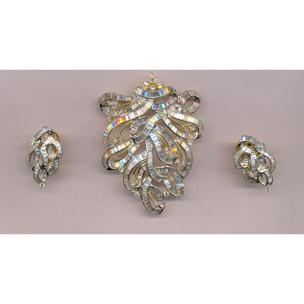 DIAMOND SET PENDENT GENERAL