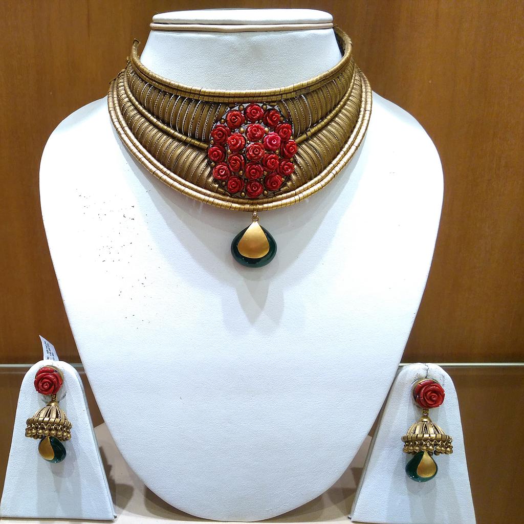 GOLD HALF SET ROUND ANTIQUE EXCLUSIVE