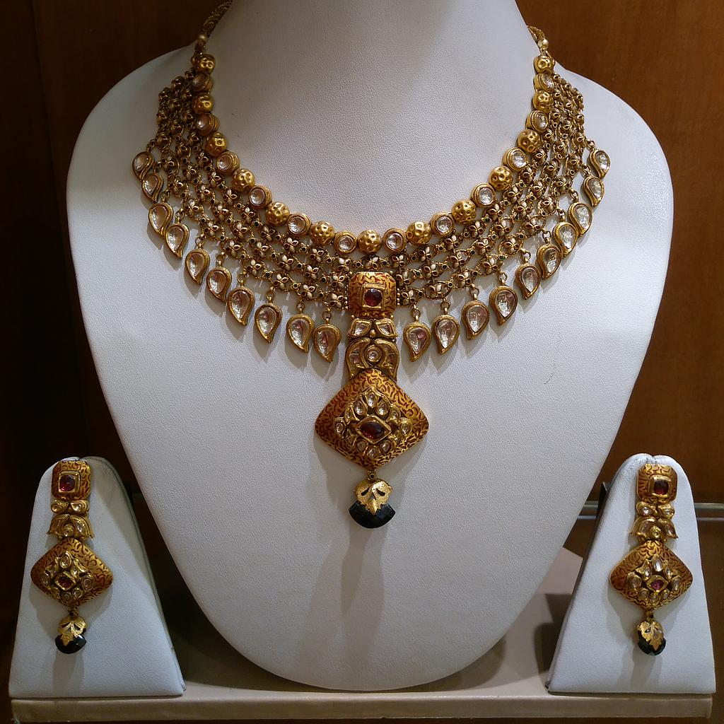 GOLD HALF SET ROUND ANTIQUE EXCLUSIVE