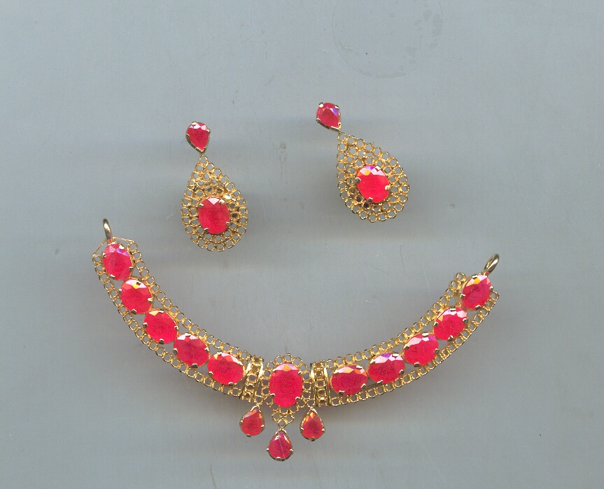 DIAMOND FULL SET PENDENT FANCY