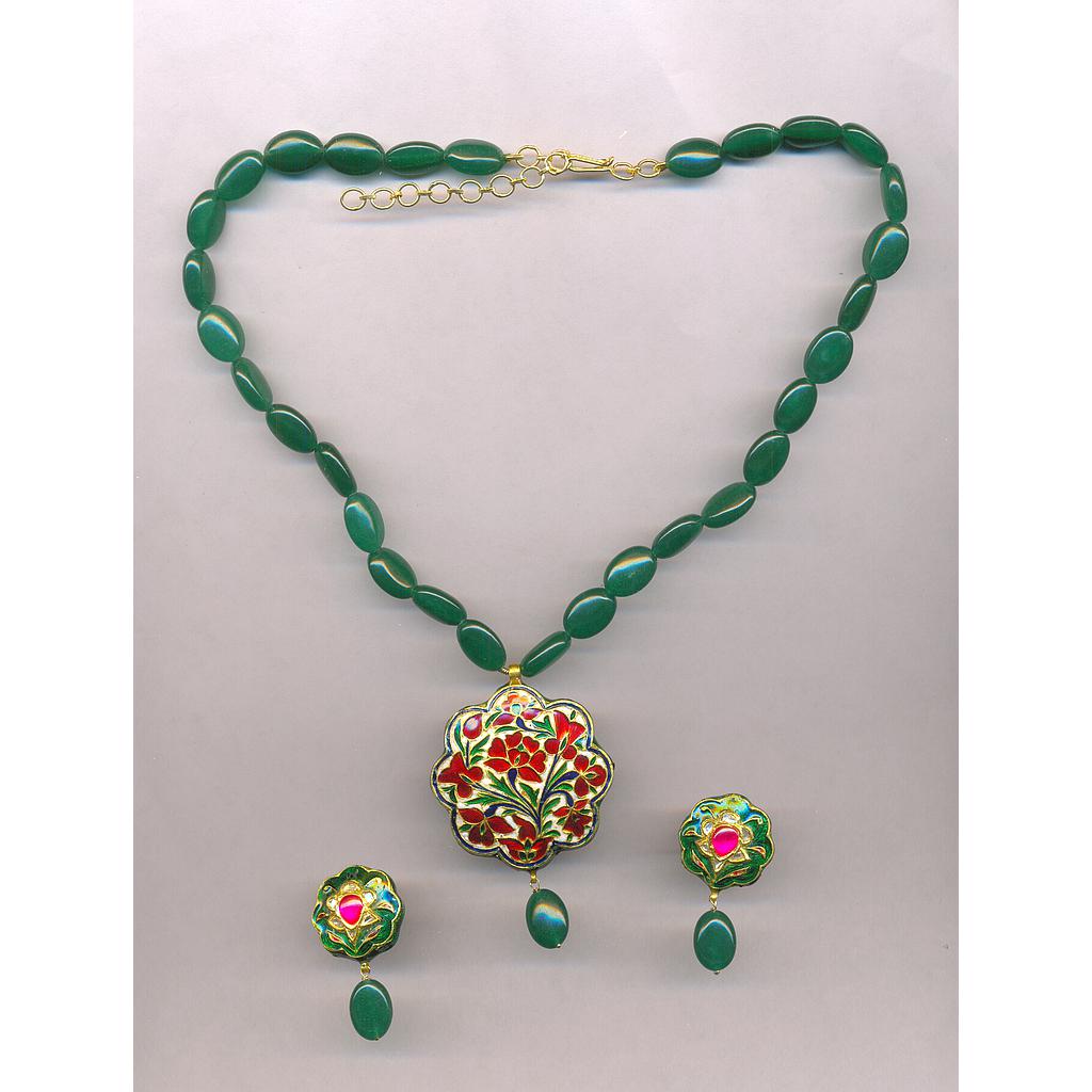 DIAMOND HALF SET PENDENT POLKI