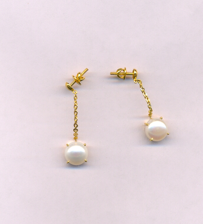 GOLD HANGING