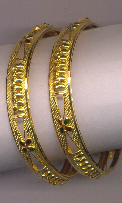 GOLD BANGLE