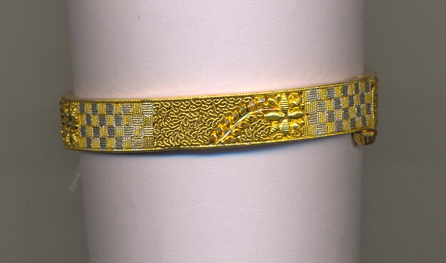 GOLD BANGLE