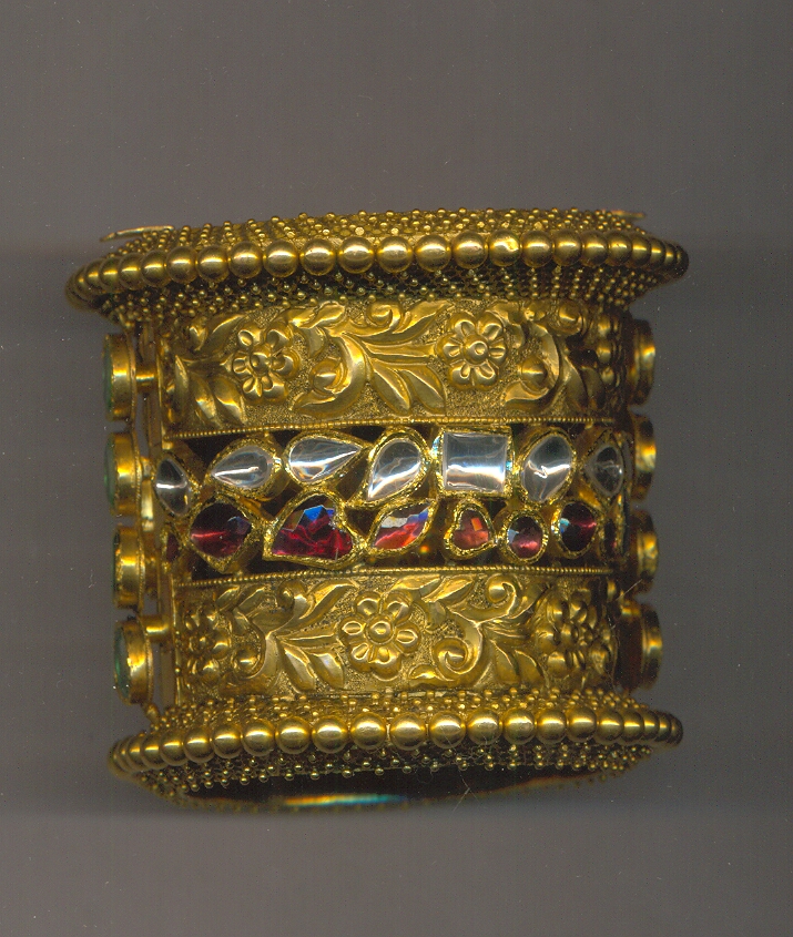 GOLD BANGLE ANTIQUE EXCLUSIVE