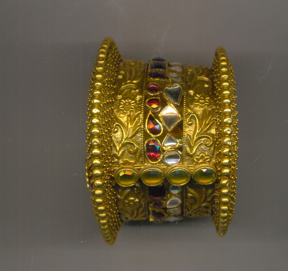 GOLD BANGLE ANTIQUE EXCLUSIVE