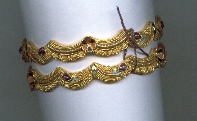 GOLD BANGLE ANTIQUE EXCLUSIVE