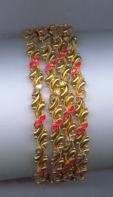 GOLD BANGLE ANTIQUE EXCLUSIVE