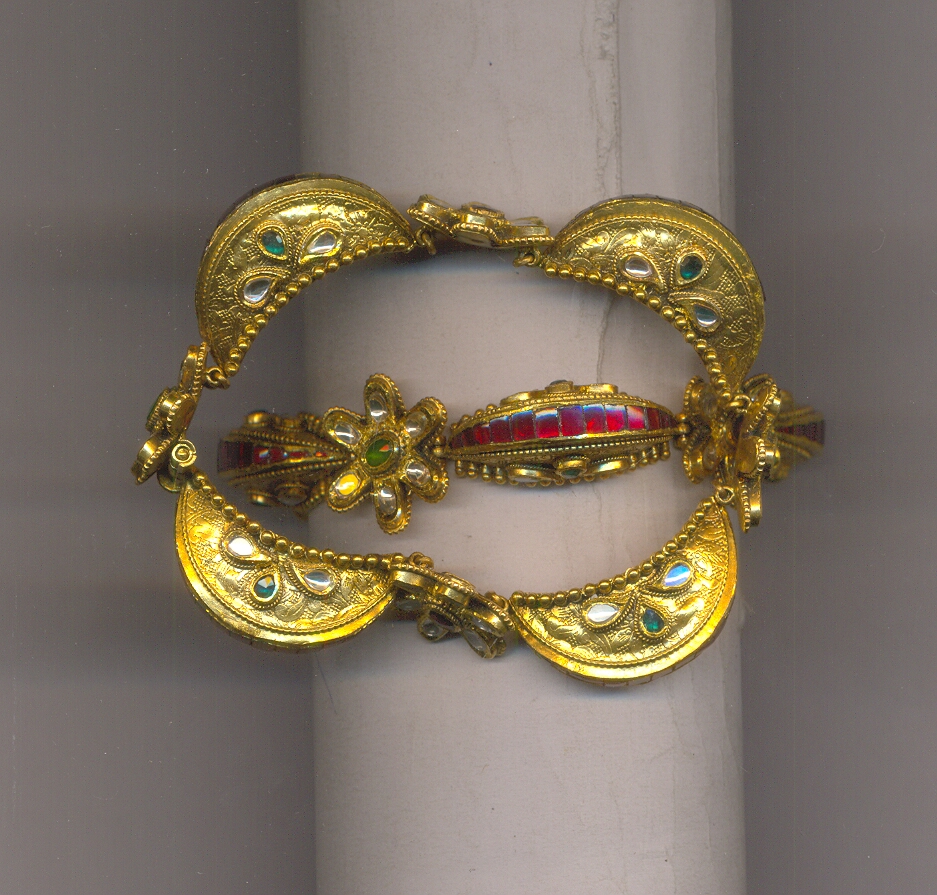 GOLD BANGLE ANTIQUE EXCLUSIVE