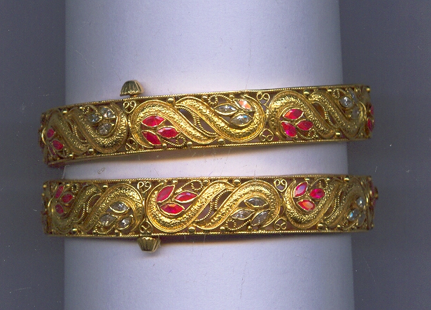 GOLD BANGLE ANTIQUE GENERAL
