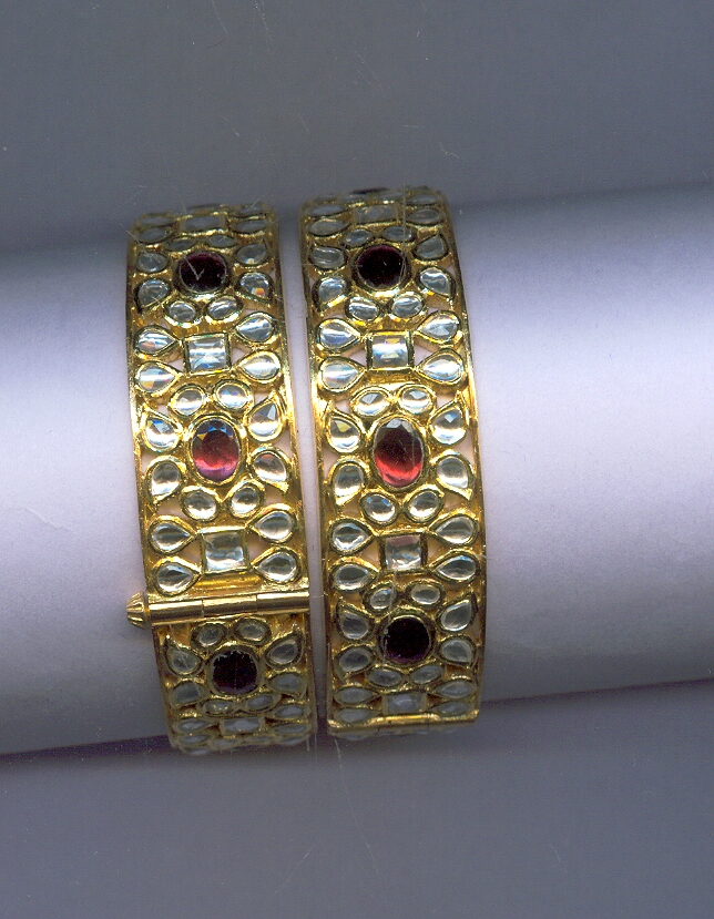 GOLD BANGLE ANTIQUE GENERAL